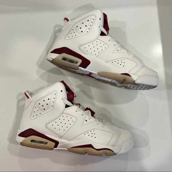 🚨AIR JORDAN 6 RETRO MAROON🚨 - Picture 7 of 10